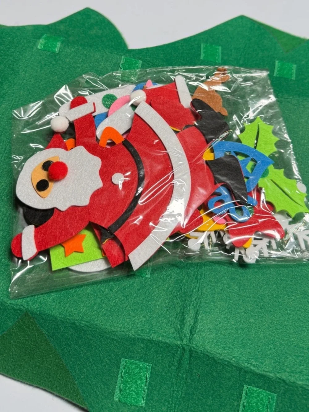 CASA CLAUS DIY Felt Christmas Tree 22 Pc Wall Decor